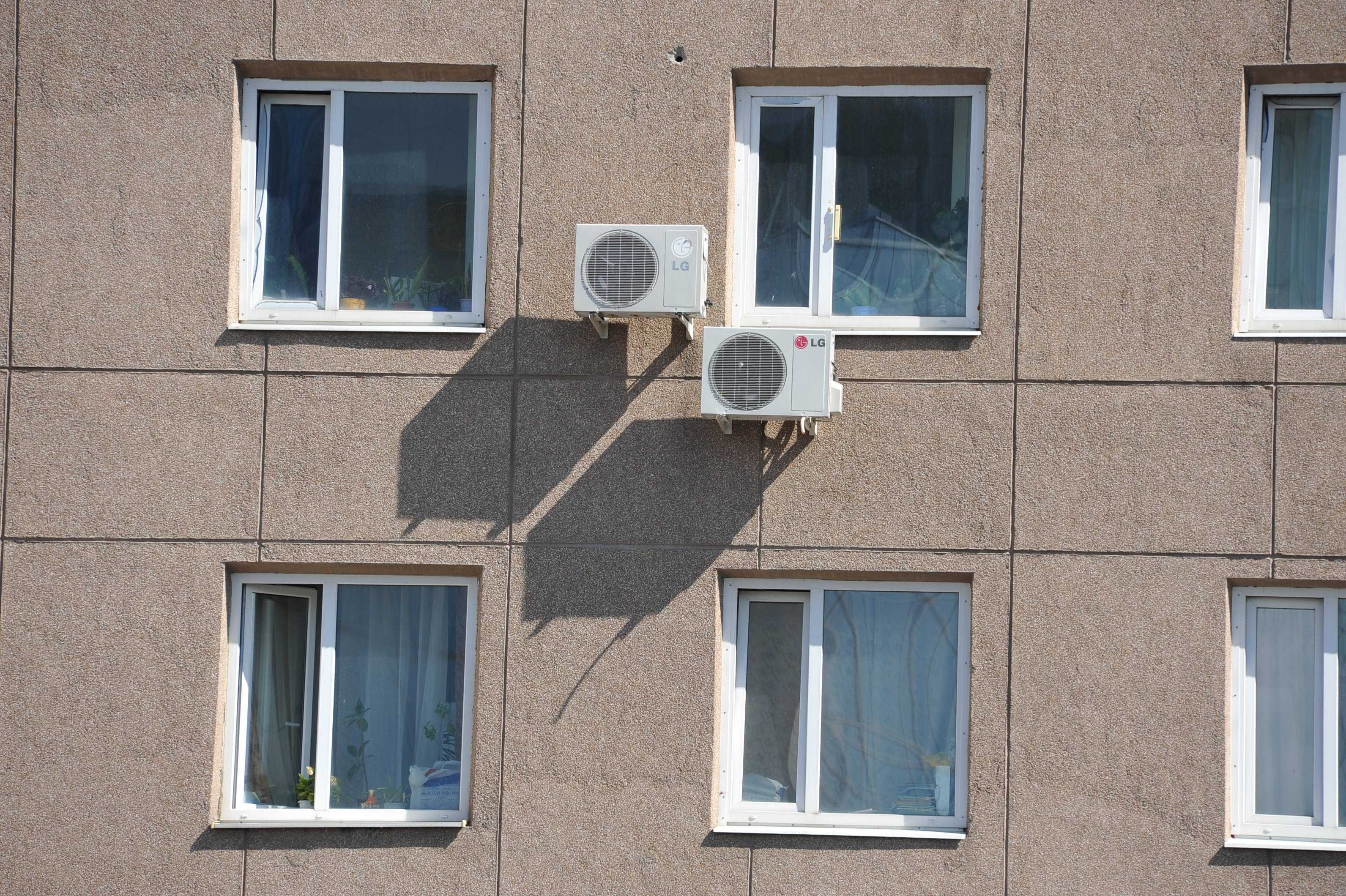 Правила установки кондиционеров на фасадах зданий
