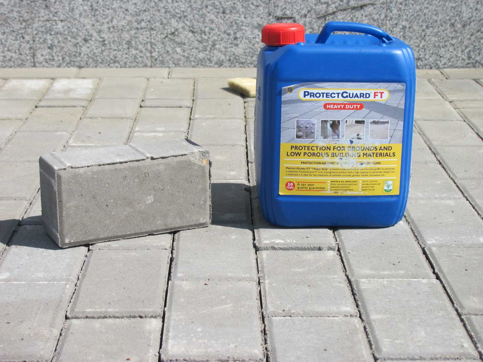 Как защитить бетон от воды, мороза, плесени, грибка и механического износа