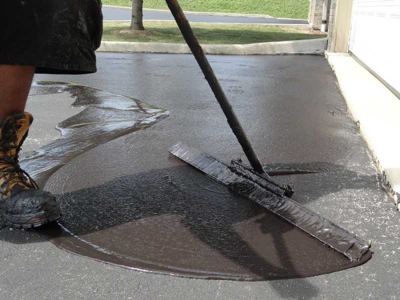 Чем покрыть бетон на улице для защиты от разрушения: все способы и материалы