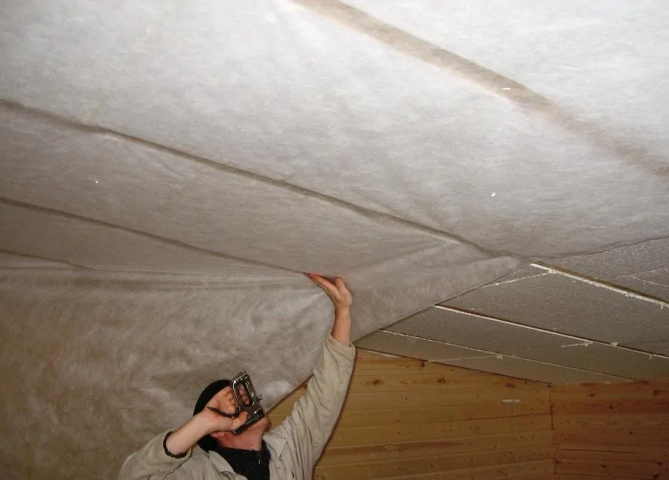 Купить пароизоляцию для потолка. Пароизоляционная мембрана чердак. Утепление потолка. Пароизоляция для потолка. Теплоизоляция потолка.