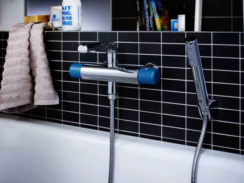Как установить смеситель в ванной на стену своими руками — пошаговая инструкция, советы по выбору смесителя