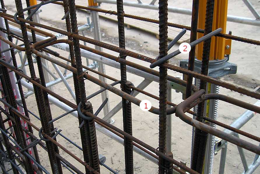 Во время ремонта очень важно определить арматуру в бетоне, чтобы в ходе работ не повредить ее, иначе конструкция утратит свои свойства и прочность Определяют специальными приборами