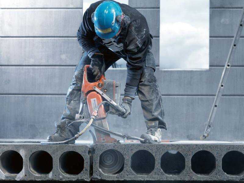 Как резать бетон болгаркой без пыли