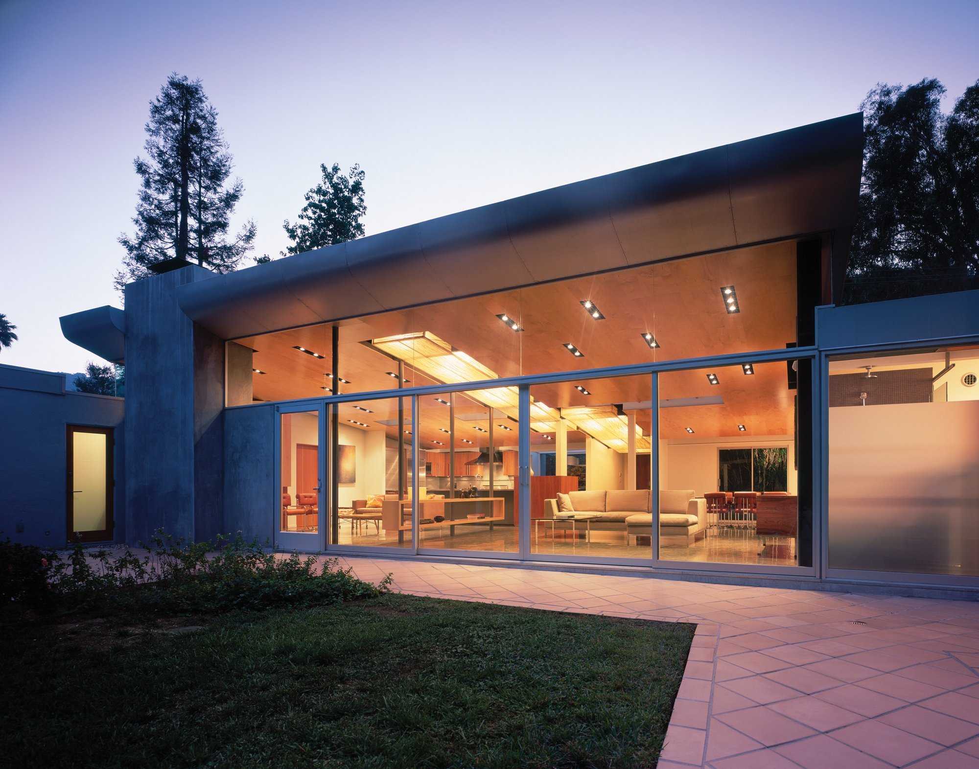 Проекты стеклянных домов: примеры и фото коттеджей из стекла и дерева