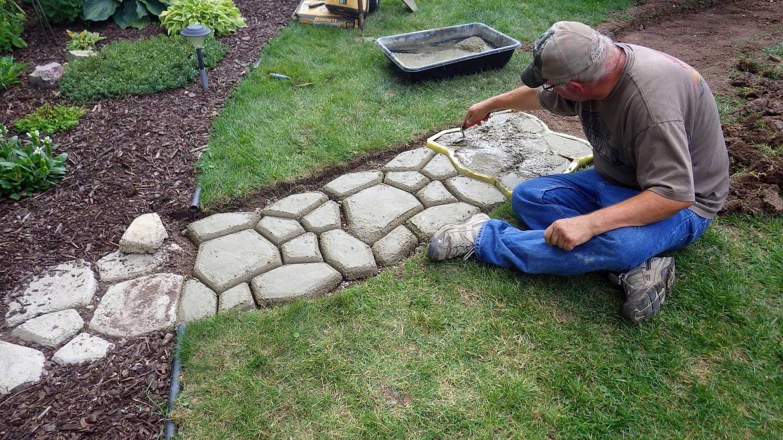 Заливка площадки двора бетоном своими руками: как залить двор бетоном