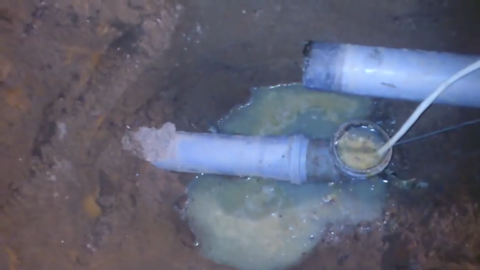 Размораживание и отогревание пластиковых труб под землей, не выкапывая: простейшие способы