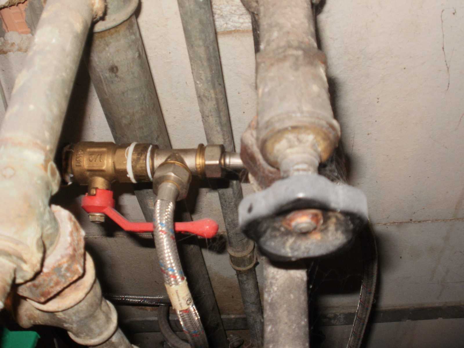 Почему вибрирует и гудит газовый трубопровод на кухне: причины шума и способы предотвращения проблем
