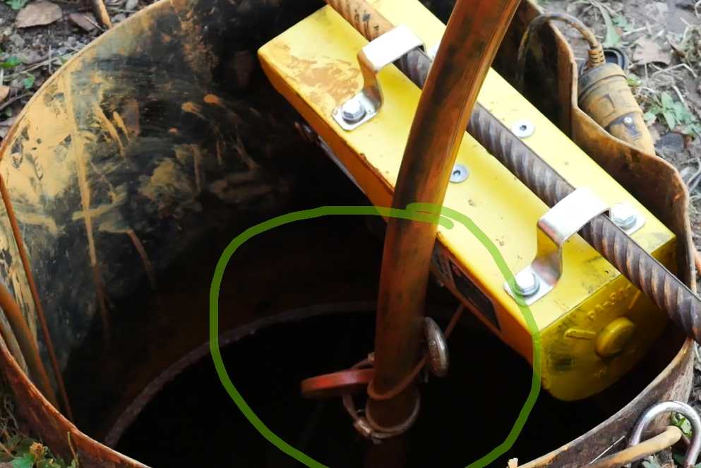 Застрял глубинный насос в скважине: как вытащить самостоятельно?