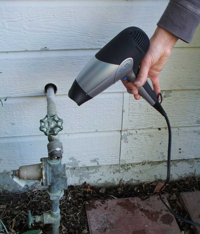 Перемерзает вода что делать. как отогреть замерзший водопровод: обзор самых эффективных методов. если замерзла вода в доме — что делать