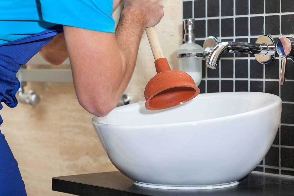 Чем прочистить канализационные трубы в частном доме - варианты в домашних условиях