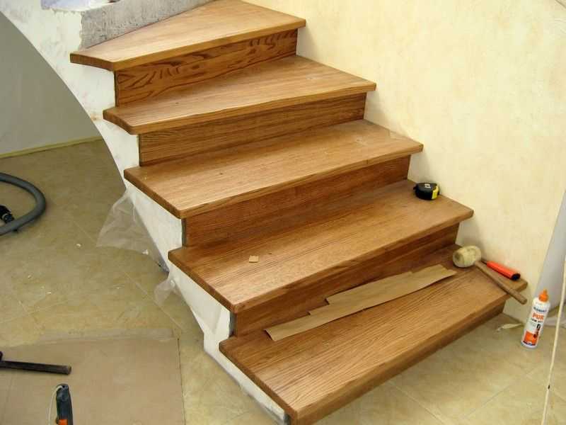 Как сделать ступени для лестниц своими руками из дерева и бетона: изготовление и установка