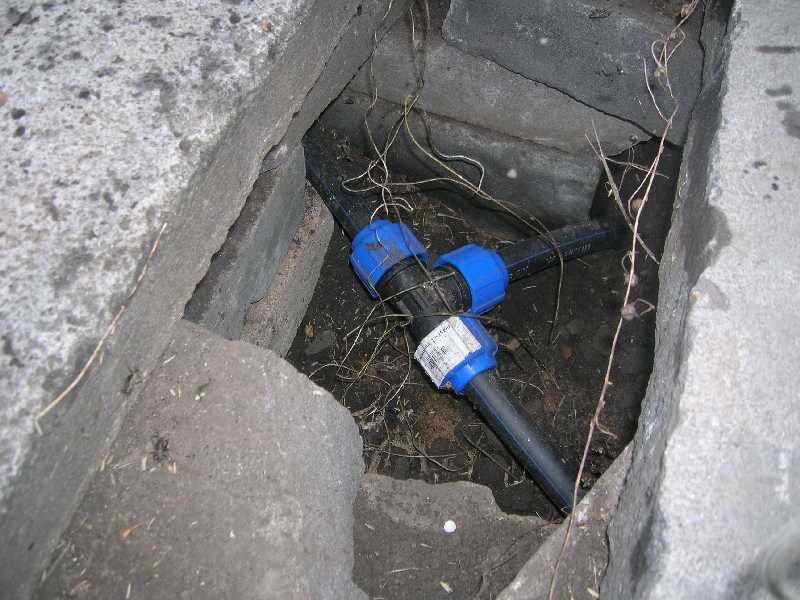 Использование колодца на даче в качестве источника для устройства летнего водопровода Разборная и стационарная система водоснабжения Секреты монтажа  видео